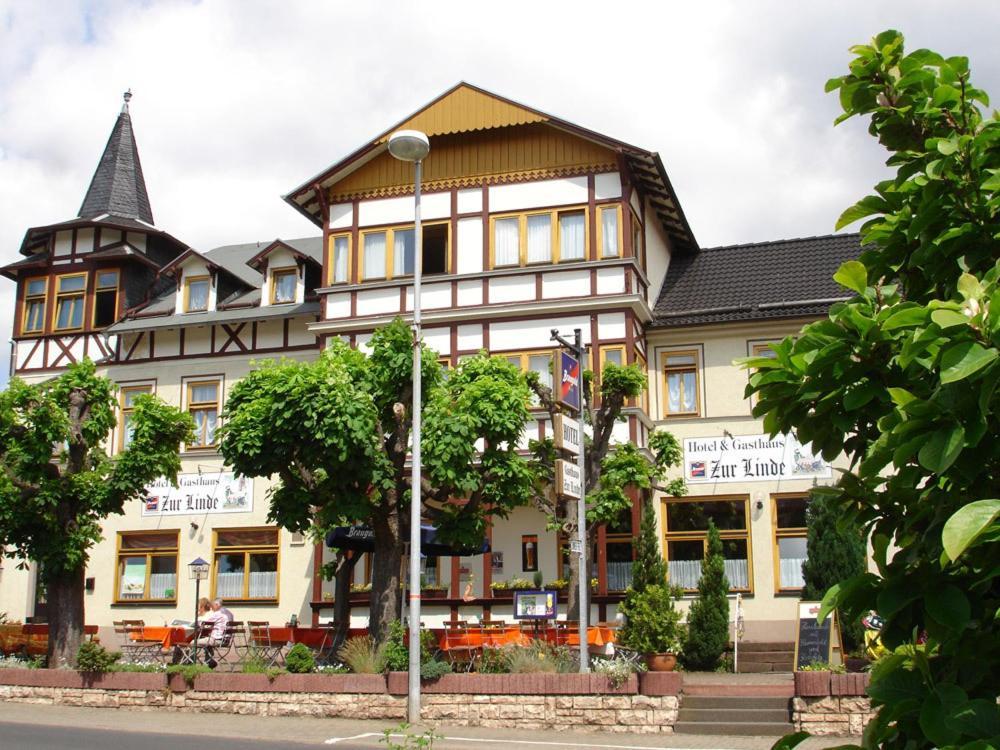 Gasthaus & Hotel Zur Linde Friedrichroda Buitenkant foto